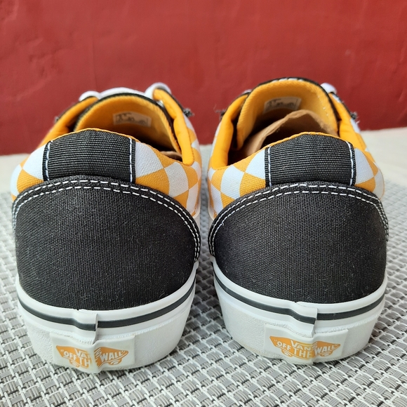 Vans Ward Checkerboard Old Skool Low Top Sneaker - Picture 6 of 11